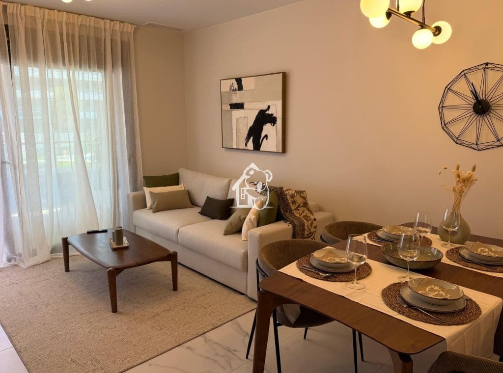 2 Zimmer Apartment zu vermieten in Torrevieja mit Pool Garage - 2.250 € (Ref: 9689868)