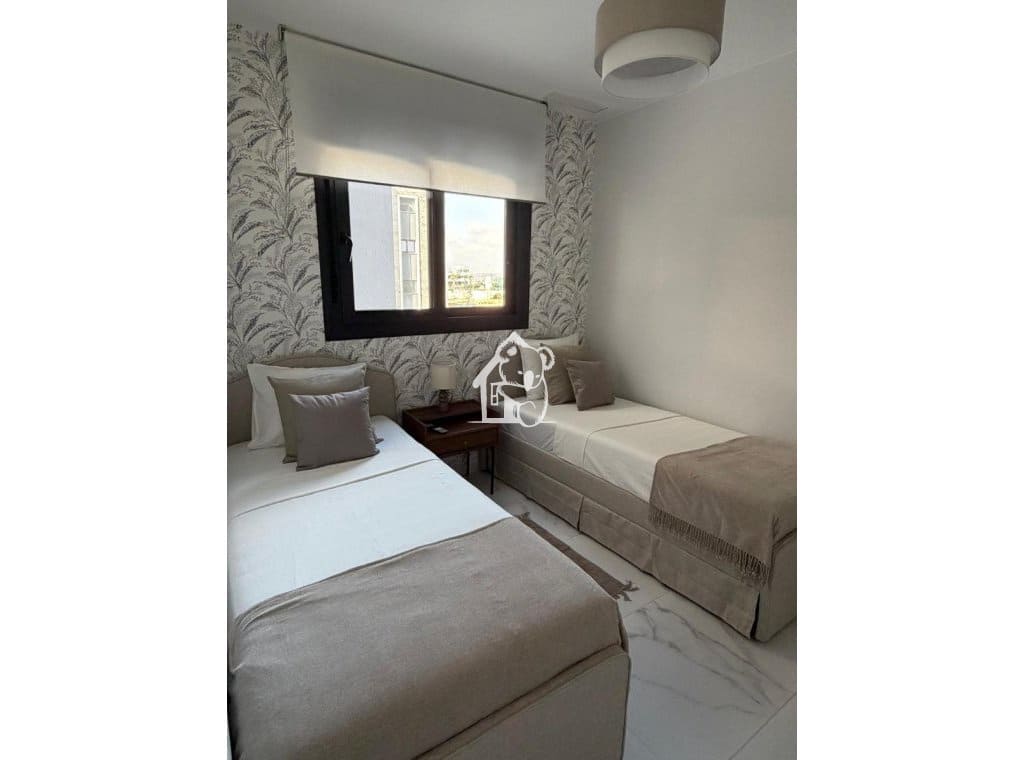 2 Zimmer Apartment zu vermieten in Torrevieja mit Pool Garage - 2.250 € (Ref: 9689868)