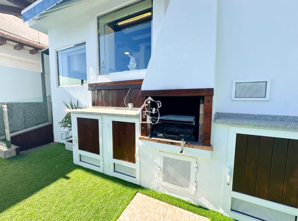 Chalet de 3 habitaciones en Orihuela Costa en venta con piscina garaje - 396.000 € (Ref: 9694563)