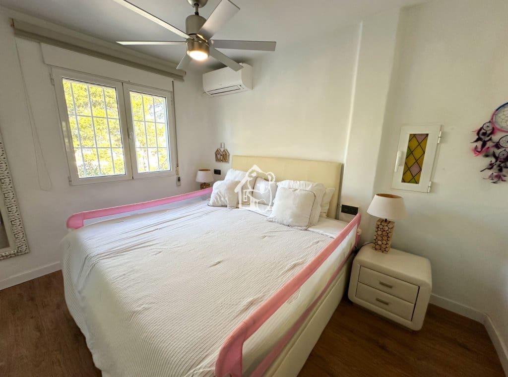 Chalet de 3 habitaciones en Orihuela Costa en venta con piscina garaje - 396.000 € (Ref: 9694563)