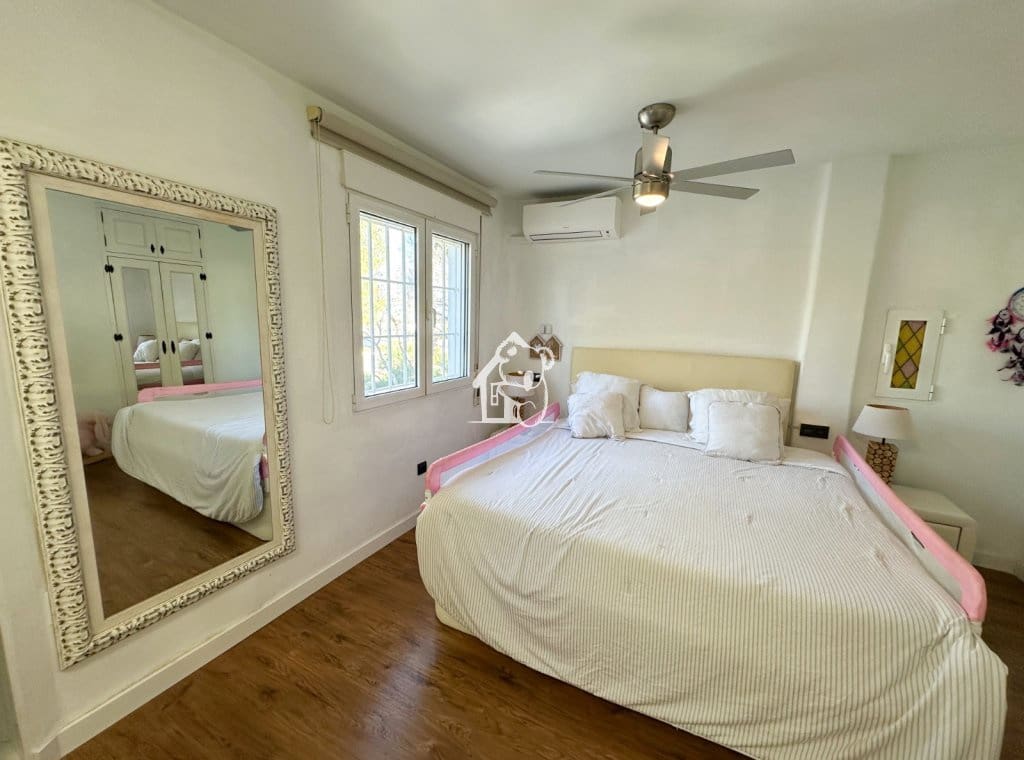 Chalet de 3 habitaciones en Orihuela Costa en venta con piscina garaje - 396.000 € (Ref: 9694563)