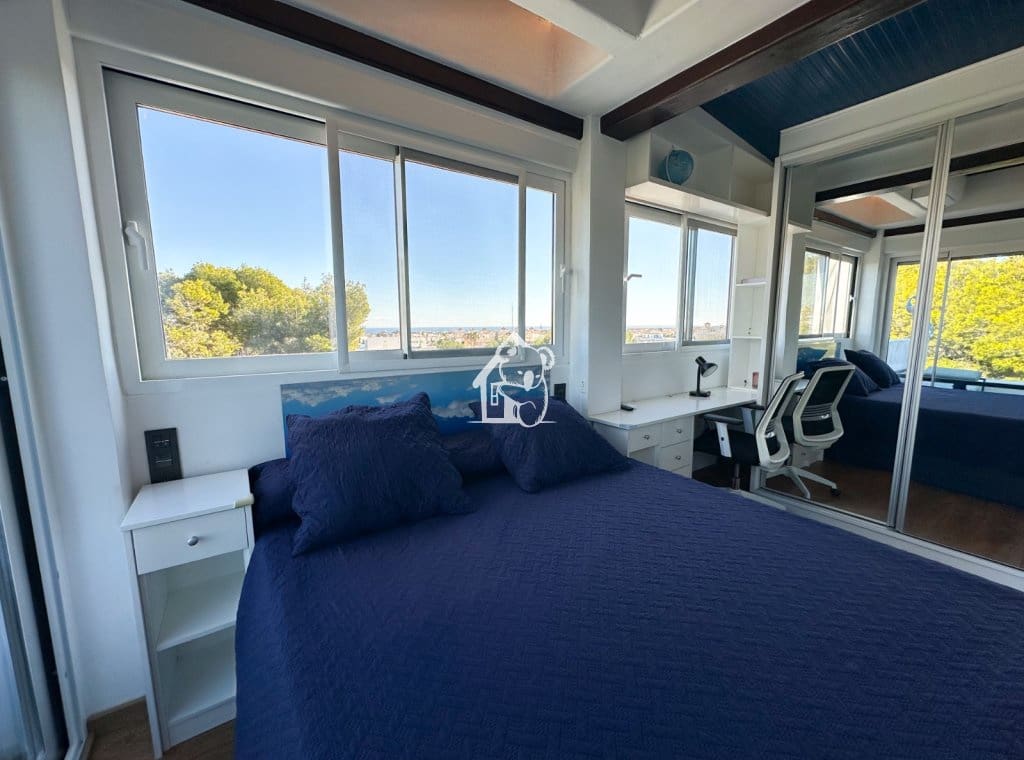 Chalet de 3 habitaciones en Orihuela Costa en venta con piscina garaje - 396.000 € (Ref: 9694563)