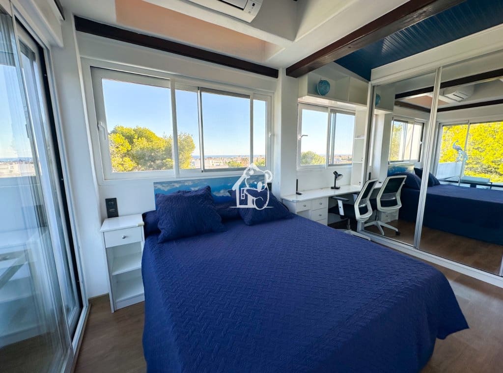 Chalet de 3 habitaciones en Orihuela Costa en venta con piscina garaje - 396.000 € (Ref: 9694563)