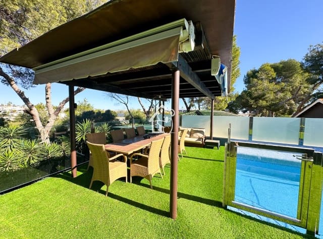 Chalet de 3 habitaciones en Lomas de Cabo Roig - Los Dolses, Orihuela en venta con piscina garaje - 396.000 € (Ref: 9694563)