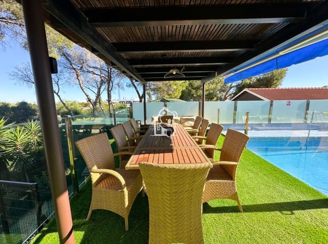 Chalet de 3 habitaciones en Lomas de Cabo Roig - Los Dolses, Orihuela en venta con piscina garaje - 396.000 € (Ref: 9694563)