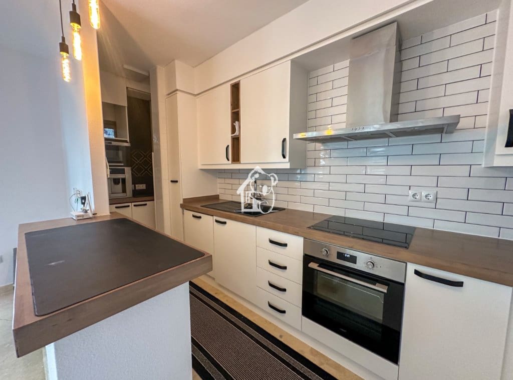 3 soverom Leilighet til leie i Alicante by med svømmebasseng garasje - € 1 500 (Ref: 9697919)