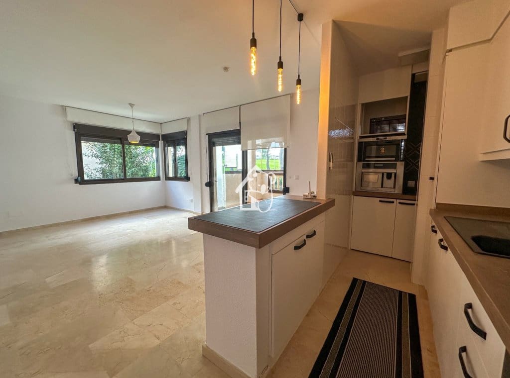 3 soverom Leilighet til leie i Alicante by med svømmebasseng garasje - € 1 500 (Ref: 9697919)