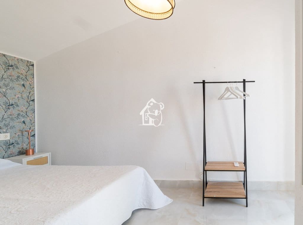 3 bedroom Villa for rent in Villamartin with pool - € 1,800 (Ref: 9700300)