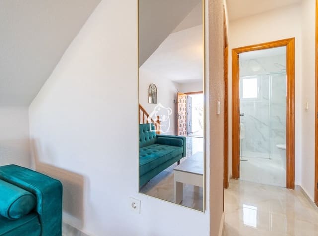 Chalet de 3 habitaciones en Villamartin, Orihuela en alquiler con piscina - 1.800 € (Ref: 9700300)