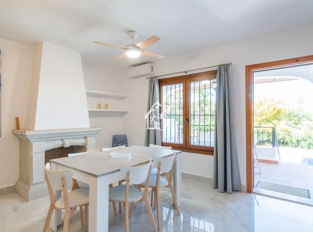 Chalet de 3 habitaciones en Villamartin, Orihuela en alquiler con piscina - 1.800 € (Ref: 9700300)