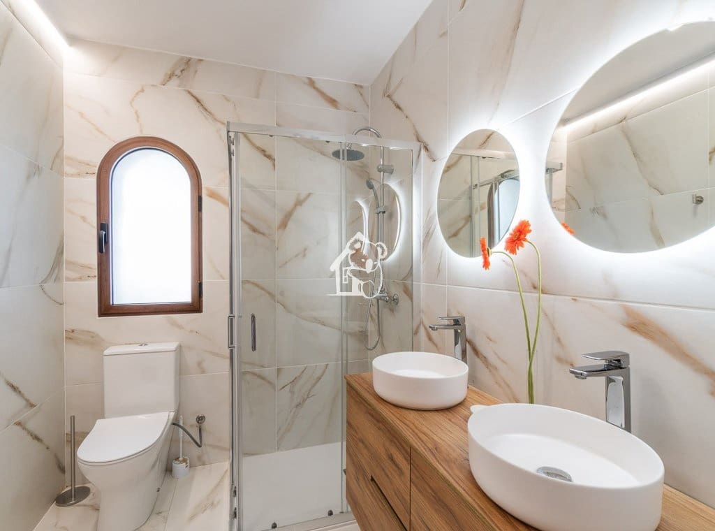 4 bedroom Villa for rent in Villamartin - € 2,300 (Ref: 9700302)