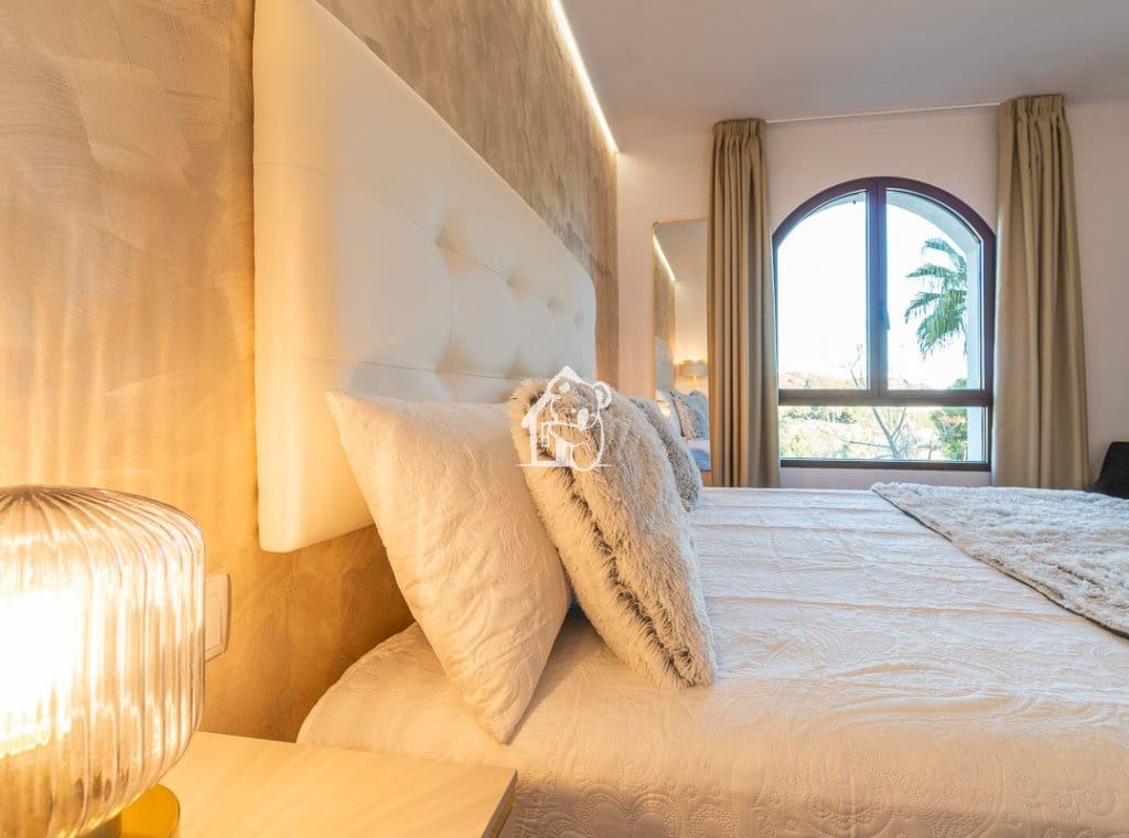 4 bedroom Villa for rent in Villamartin - € 2,300 (Ref: 9700302)