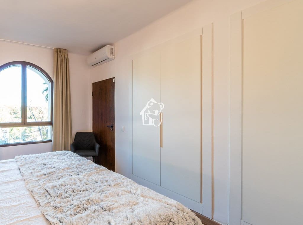 4 bedroom Villa for rent in Villamartin - € 2,300 (Ref: 9700302)