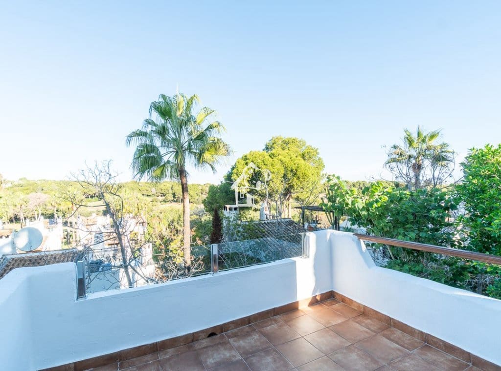 4 bedroom Villa for rent in Villamartin - € 2,300 (Ref: 9700302)