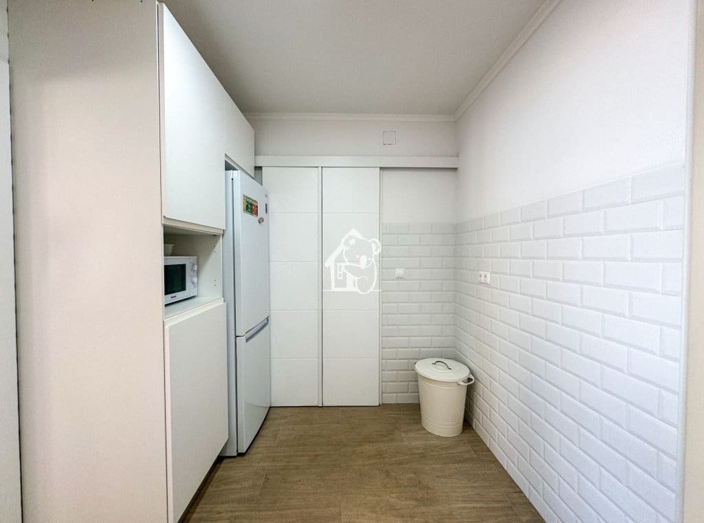 3 bedroom Beach Apartment for rent in Torrevieja - € 1,100 (Ref: 9700304)