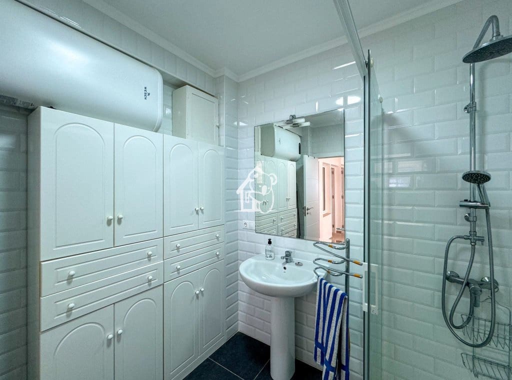 3 bedroom Beach Apartment for rent in Torrevieja - € 1,100 (Ref: 9700304)