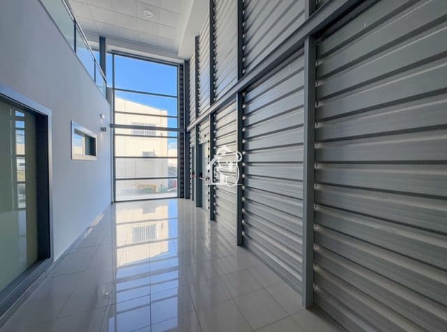 1 bedroom Commercial for rent in Almoradí with garage - € 740 (Ref: 9719316)