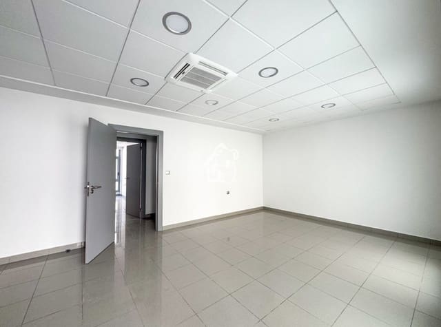 1 makuuhuone Kaupallinen vuokrattavana paikassa Almoradí mukana 
autotalli - 820 € (Ref: 9719317)