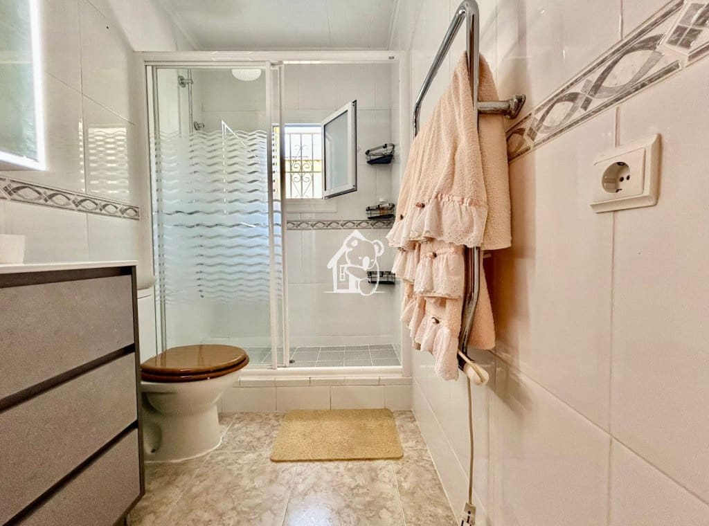 4 bedroom Villa for rent in Torrevieja - € 1,750 (Ref: 9726223)