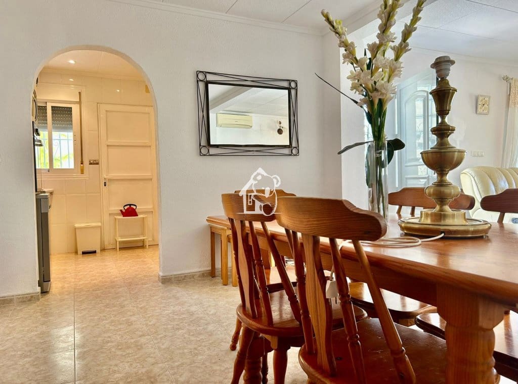 4 bedroom Villa for rent in Torrevieja - € 1,750 (Ref: 9726223)