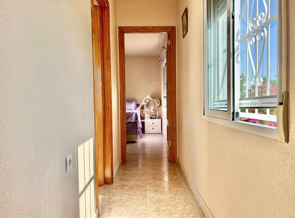 4 bedroom Villa for rent in Torrevieja - € 1,750 (Ref: 9726223)