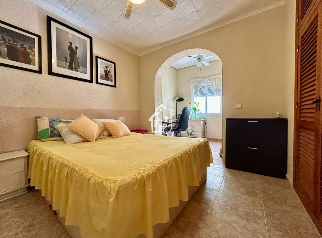 4 bedroom Villa for rent in Torrevieja - € 1,750 (Ref: 9726223)