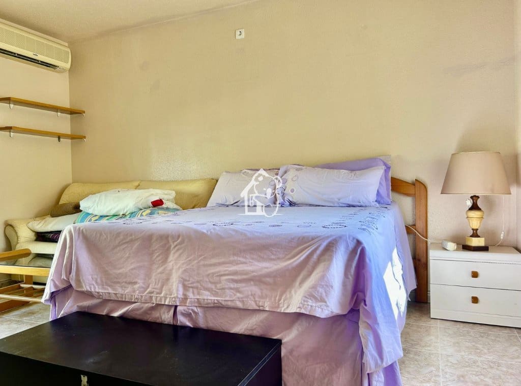 4 bedroom Villa for rent in Torrevieja - € 1,750 (Ref: 9726223)