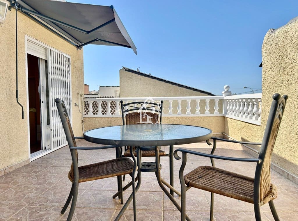 4 bedroom Villa for rent in Torrevieja - € 1,750 (Ref: 9726223)