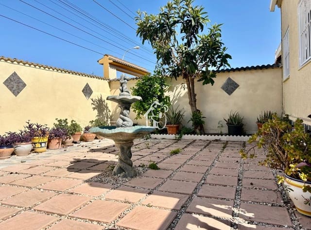 4 slaapkamer Villa te huur in El Chaparral, Torrevieja - € 1.750 (Ref: 9726223)