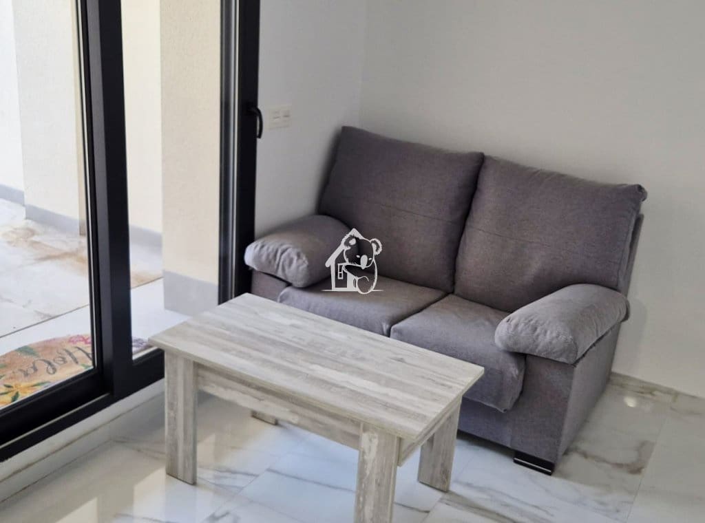 5 bedroom Townhouse for rent in Torrevieja - € 2,300 (Ref: 9726224)