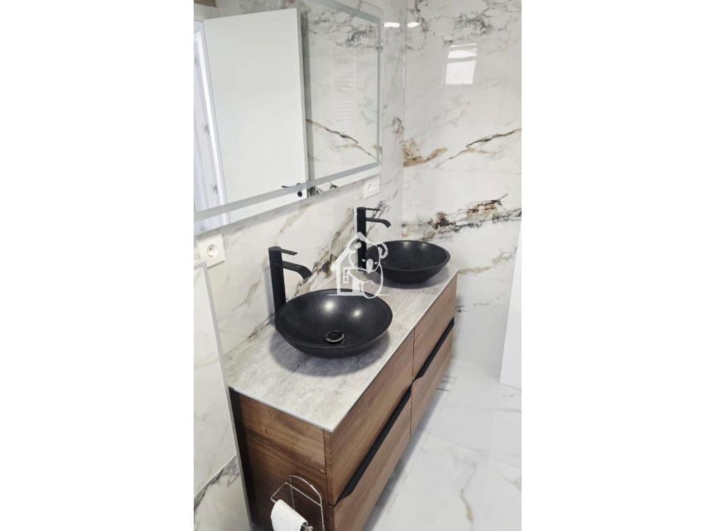 5 bedroom Townhouse for rent in Torrevieja - € 2,300 (Ref: 9726224)