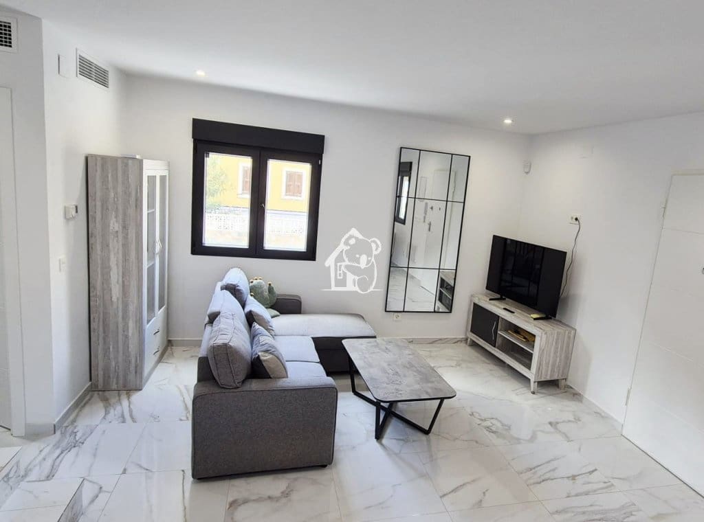 5 bedroom Townhouse for rent in Torrevieja - € 2,300 (Ref: 9726224)