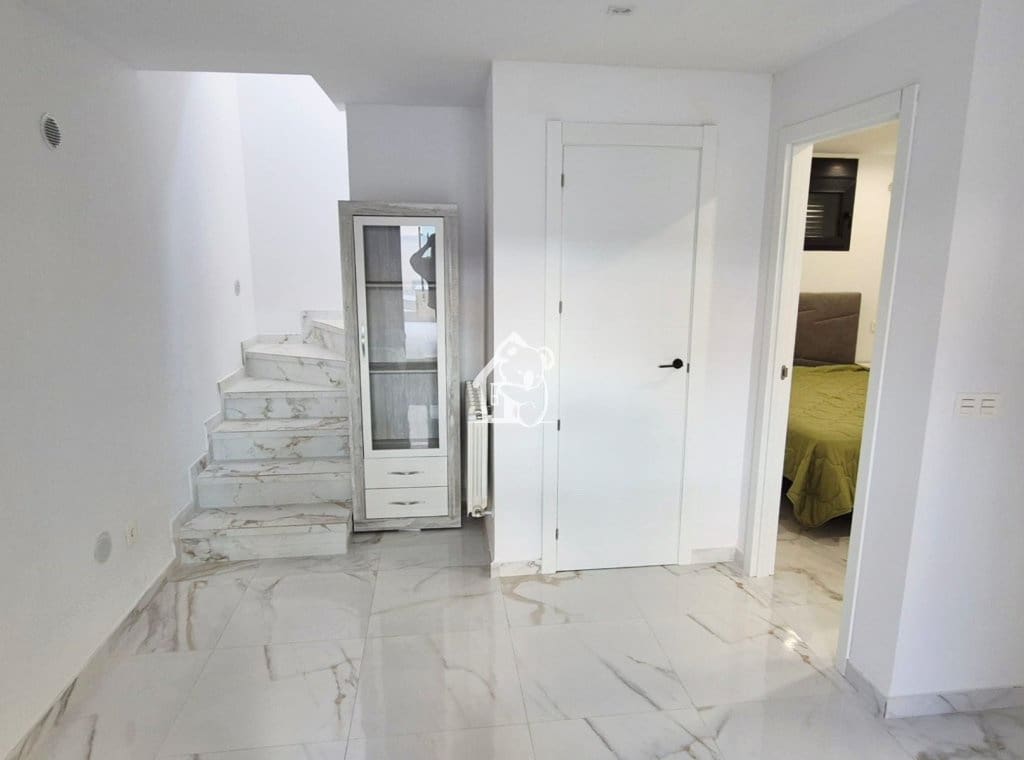 5 bedroom Townhouse for rent in Torrevieja - € 2,300 (Ref: 9726224)