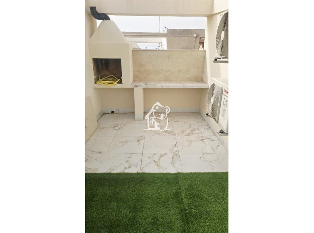 5 bedroom Townhouse for rent in Torrevieja - € 2,300 (Ref: 9726224)