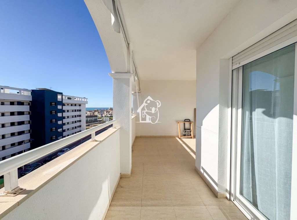 2 slaapkamer Strandappartement te huur in La Mata met zwembad garage - € 950 (Ref: 9726225)
