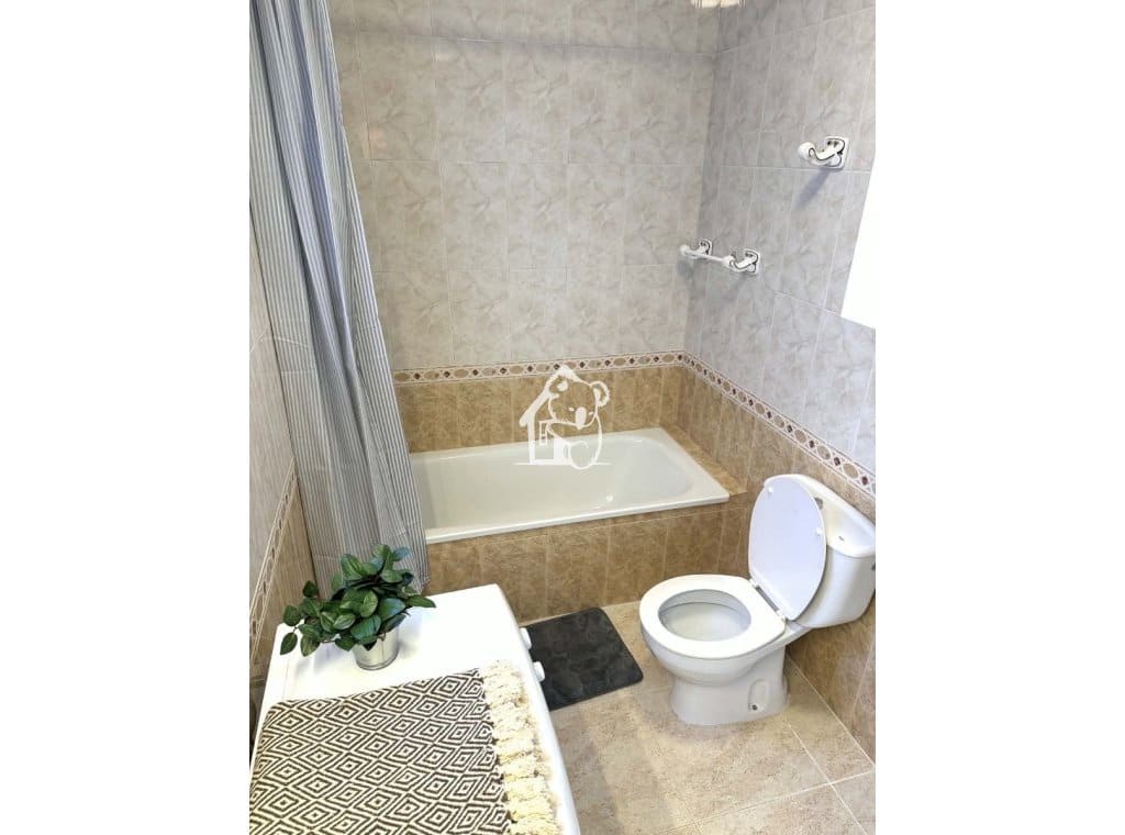 1 bedroom Beach Apartment for rent in Torrevieja - € 850 (Ref: 9731499)