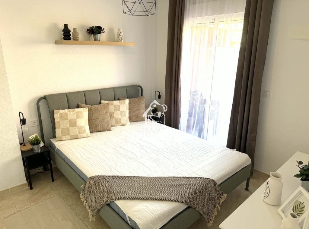 1 bedroom Beach Apartment for rent in Torrevieja - € 850 (Ref: 9731499)