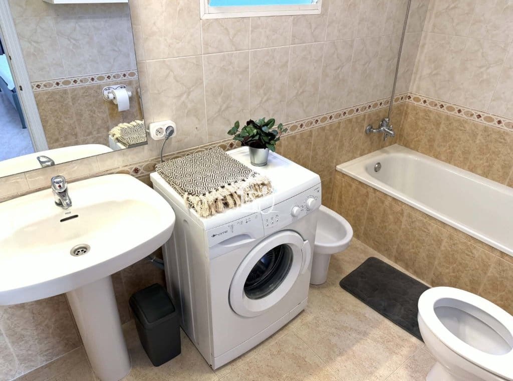 1 bedroom Beach Apartment for rent in Torrevieja - € 850 (Ref: 9731499)