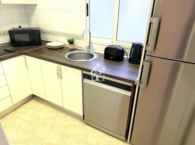 1 slaapkamer Strandappartement te huur in Centro, Torrevieja - € 850 (Ref: 9731499)