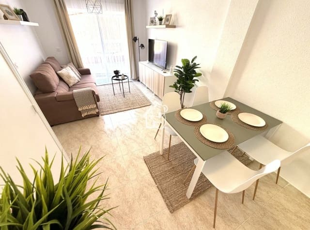 1 slaapkamer Strandappartement te huur in Centro, Torrevieja - € 850 (Ref: 9731499)