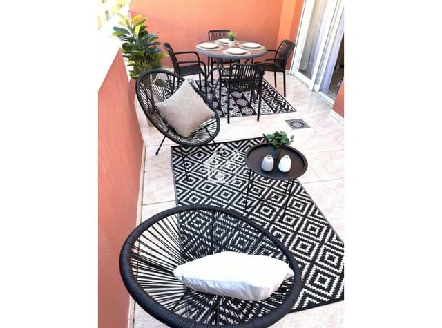 1 slaapkamer Strandappartement te huur in Centro, Torrevieja - € 850 (Ref: 9731499)