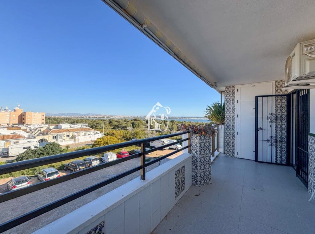 3 bedroom Apartment for rent in Torrevieja - € 900 (Ref: 9731501)