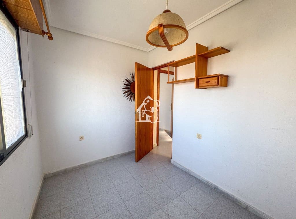 3 bedroom Apartment for rent in Torrevieja - € 900 (Ref: 9731501)