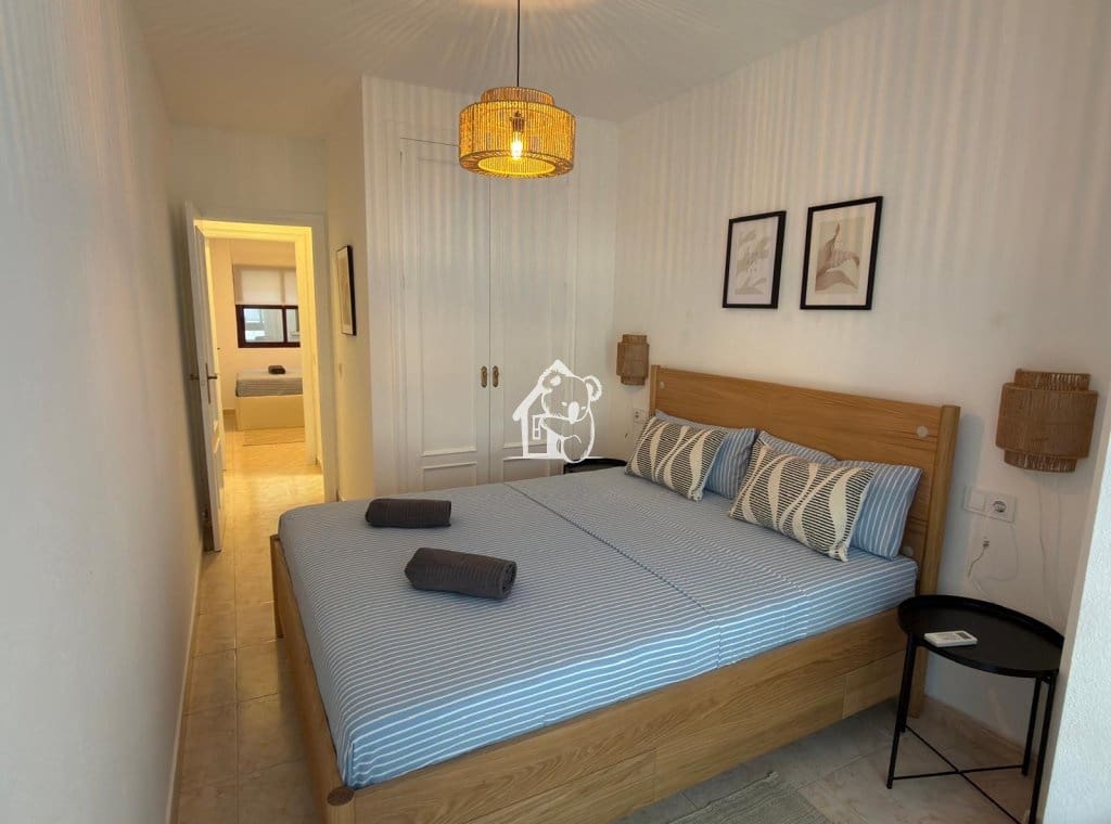 2 bedroom Beach Apartment for rent in Torrevieja - € 950 (Ref: 9731578)