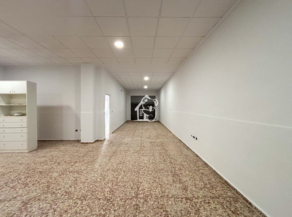 1 bedroom Commercial for rent in Almoradi - € 530 (Ref: 9737725)