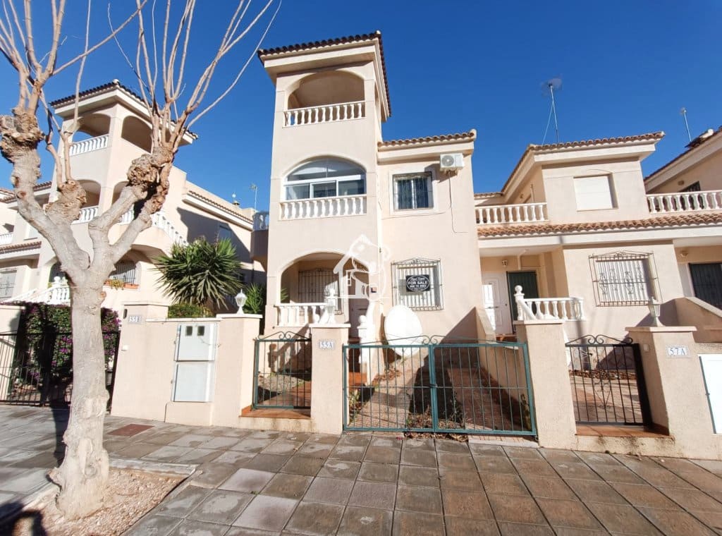 2 soveværelse Bungalow til leje i Pinar de Campoverde med swimmingpool - € 900 (Ref: 9741427)