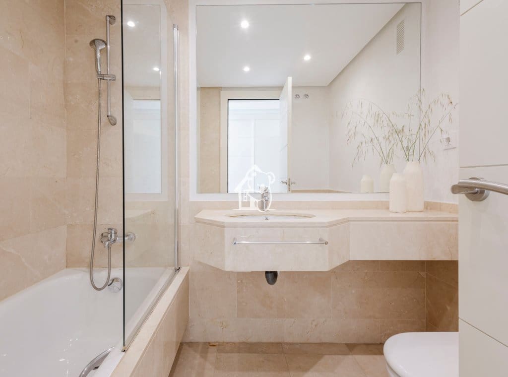 2 bedroom Apartment for rent in Orihuela Costa with pool garage - € 1,950 (Ref: 9741428)