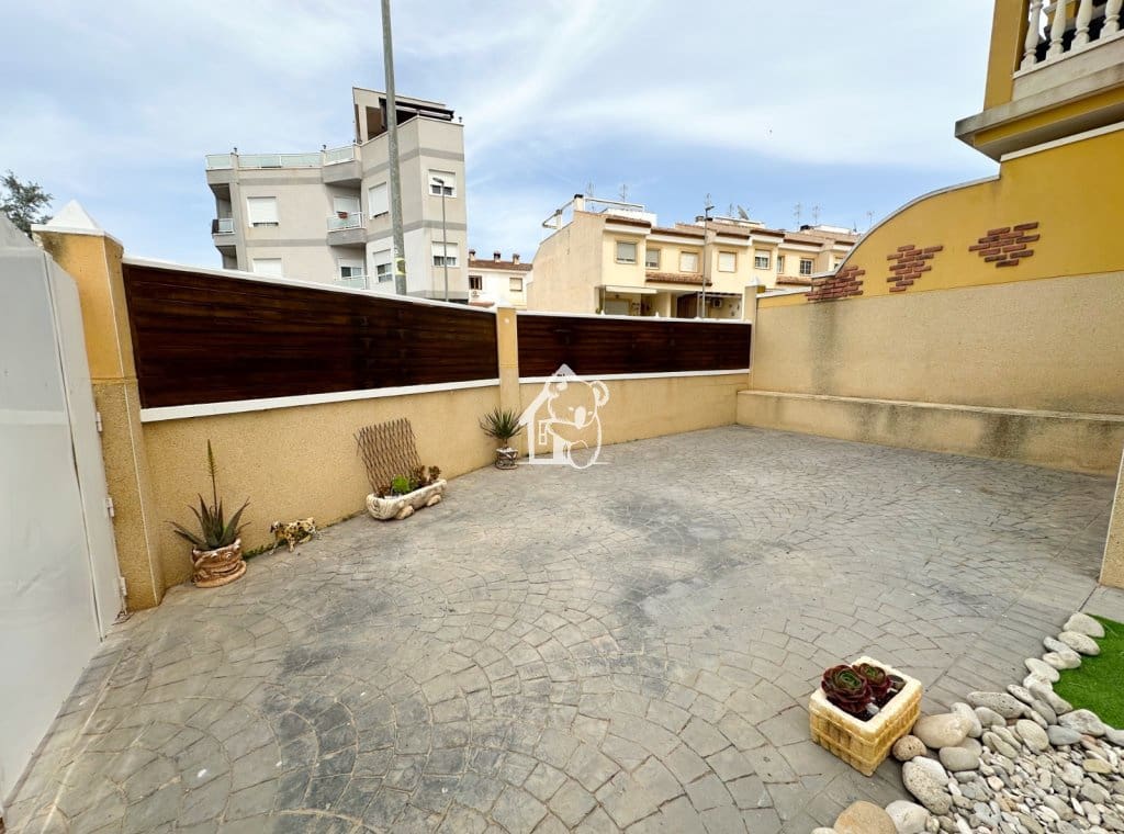 2 soverom Leilighet til leie i Algorfa med svømmebasseng garasje - € 850 (Ref: 9751474)