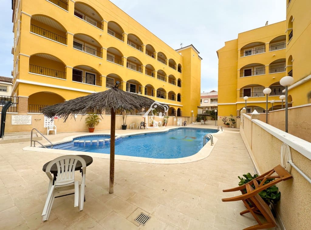 2 soverom Leilighet til leie i Algorfa med svømmebasseng garasje - € 850 (Ref: 9751474)