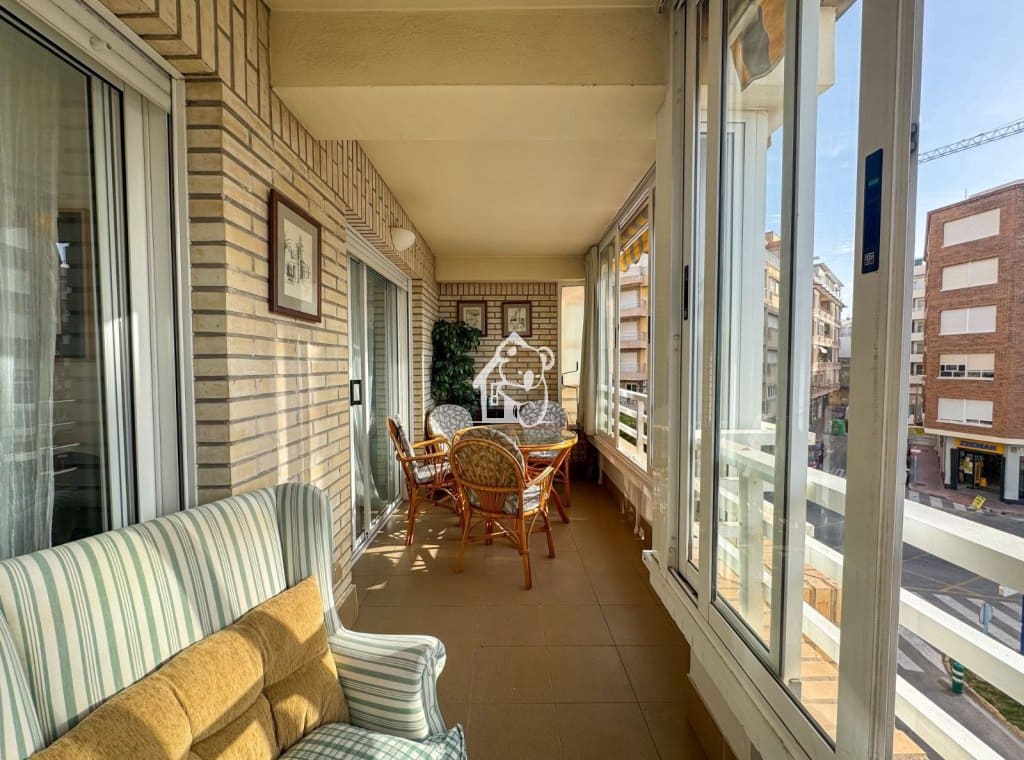 2 makuuhuone Huoneisto vuokrattavana paikassa Torrevieja - 950 € (Ref: 9751475)